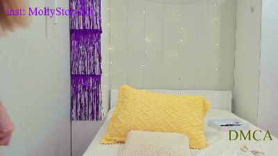 YourMolly webcam model stream image