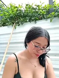 -VICKKY webcam model stream image