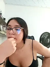 -VICKKY webcam model stream image