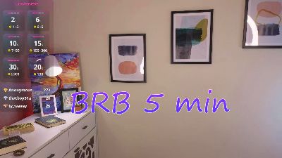 Umia_Bordered webcam model stream image