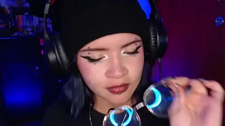 Raventh_ webcam model stream image