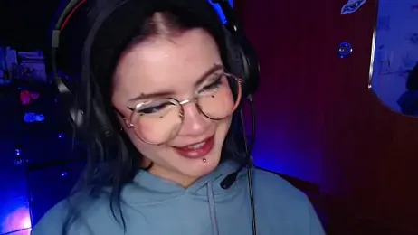 Raventh_ webcam model stream image