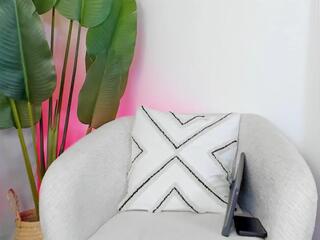 Pola Leone webcam model stream image