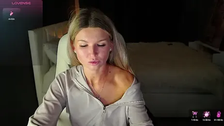 AngelMiaM webcam model stream image