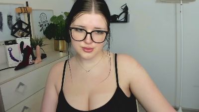 Miabrunette22 webcam model stream image
