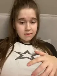 HornyGirlH webcam model stream image