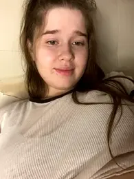 HornyGirlH webcam model stream image