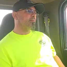 KrazyLegz webcam model stream image