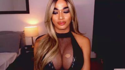 DominantLatina webcam model stream image