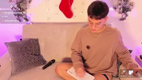 Young_Ben webcam stripchat model stream image