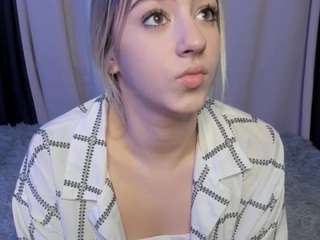 kiki-bloom webcam camsoda model stream image