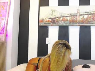 Paris Rouxs webcam model stream image