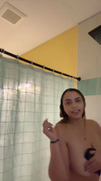 Rayofsunshine27 webcam cam4 model stream image