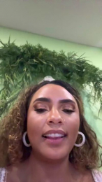 Rayofsunshine27 webcam model stream image