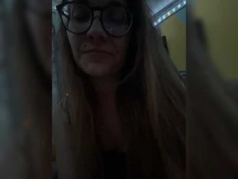 Lillii1 webcam model stream image