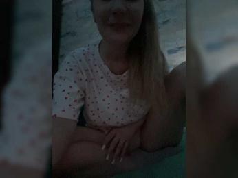 Lillii1 webcam model stream image