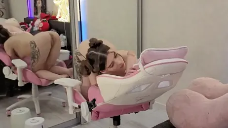 dolly_ll webcam model stream image