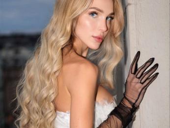 LuluBianco webcam model stream image