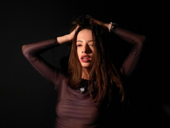 MillaMoore webcam model stream image