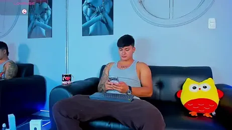 Cristopher_strong webcam model stream image