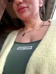 MooonReal webcam model stream image