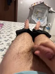 FrequentFew webcam model stream image