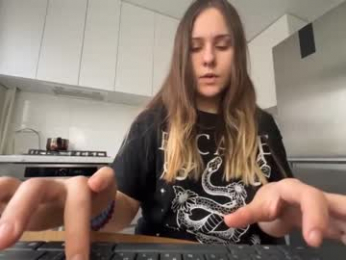 emma_just webcam model stream image