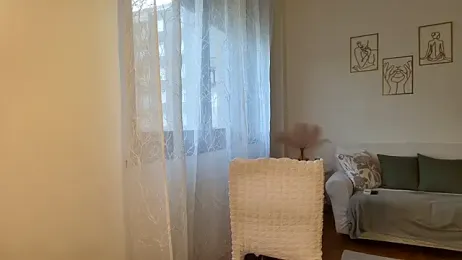 Daleliana webcam model stream image