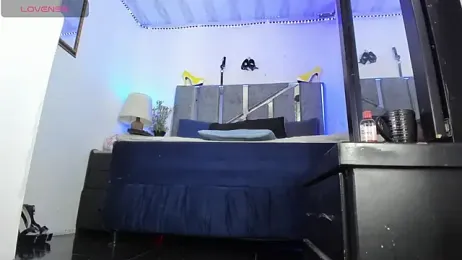 IvettePetit webcam stripchat model stream image