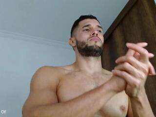 Tom Wills webcam model stream image