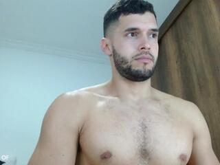 Tom Wills webcam model stream image