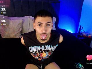 Richard Saenz webcam model stream image