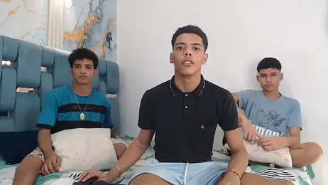 PRETTY_FEM webcam stripchat model stream image