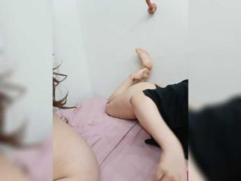 HoneyMoans webcam model stream image