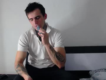 carter_reos webcam model stream image