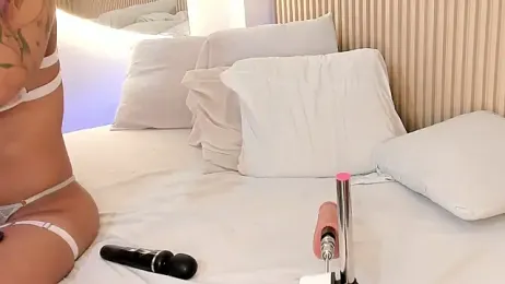 daiana_curly webcam model stream image