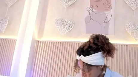 daiana_curly webcam model stream image