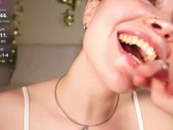 alma_yammy webcam model stream image