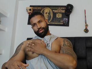 Tayler Summer webcam model stream image