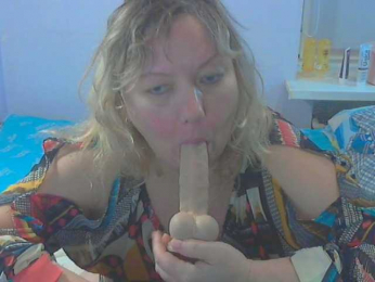 LucyAlexis webcam model stream image