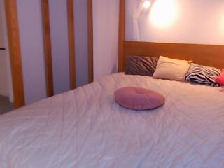 Ella Magic webcam model stream image