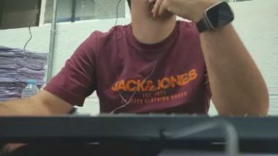 _play_ webcam model stream image