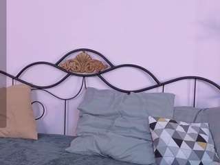 sue-holland webcam model stream image