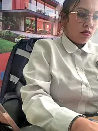 LIZ-06_ webcam model stream image