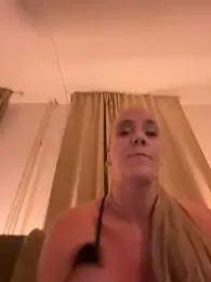 missconly webcam stripchat model stream image