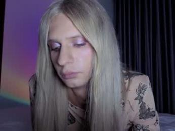 huge_vee webcam model stream image