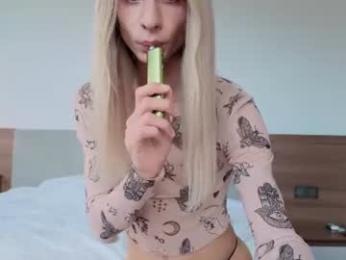 huge_vee webcam model stream image