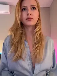 LunaRase webcam model stream image