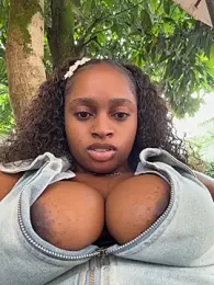 darle_volant webcam stripchat model stream image