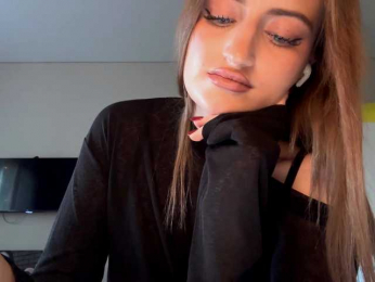 AuraLahrman webcam model stream image